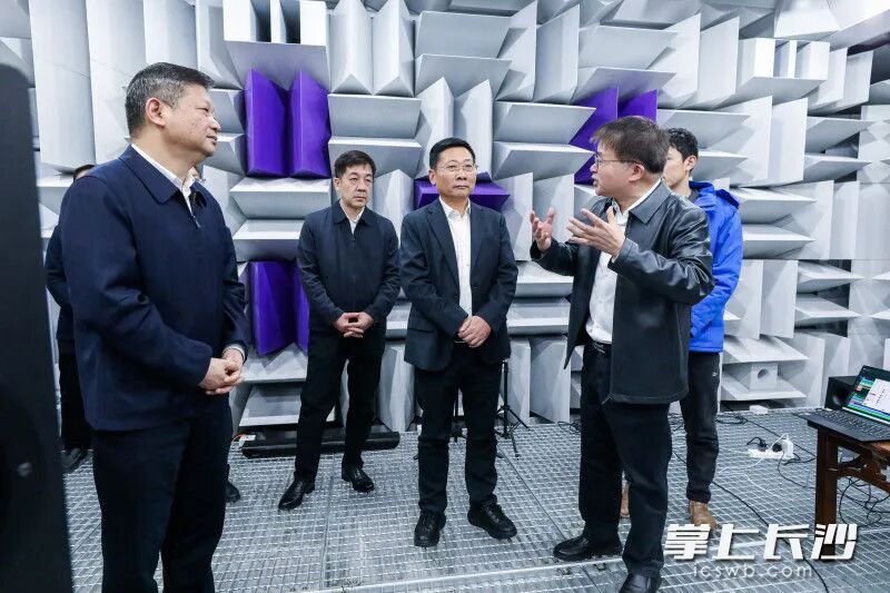 陈博彰调研马栏山音视频实验室并主持召开座谈会